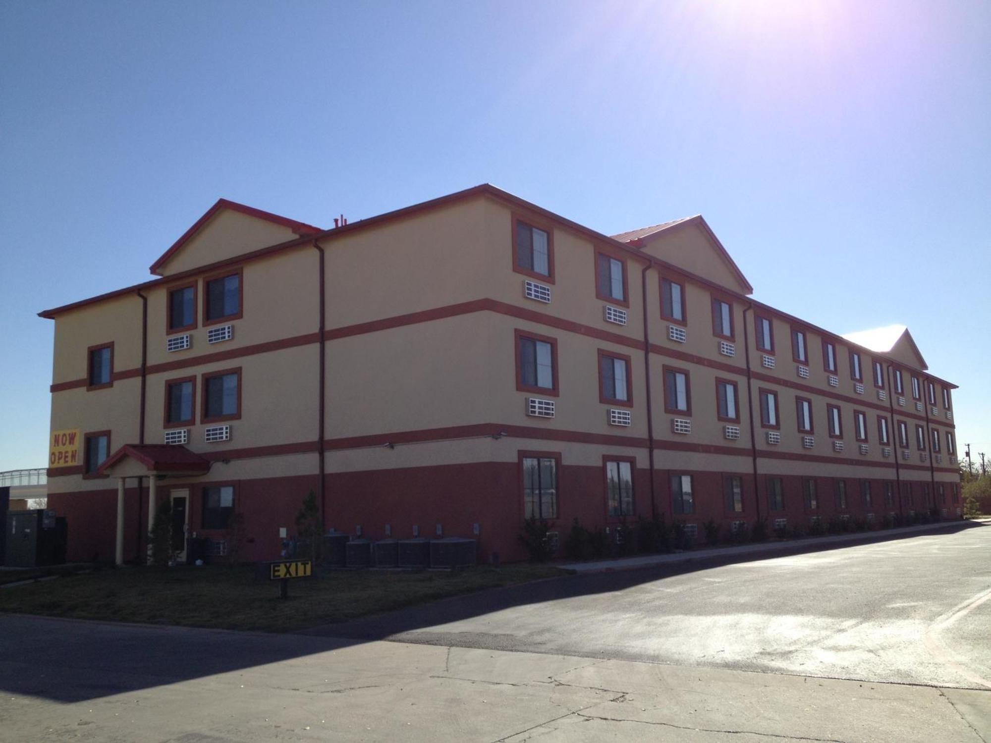 Howard Johnson By Wyndham Lubbock Tx Exterior photo