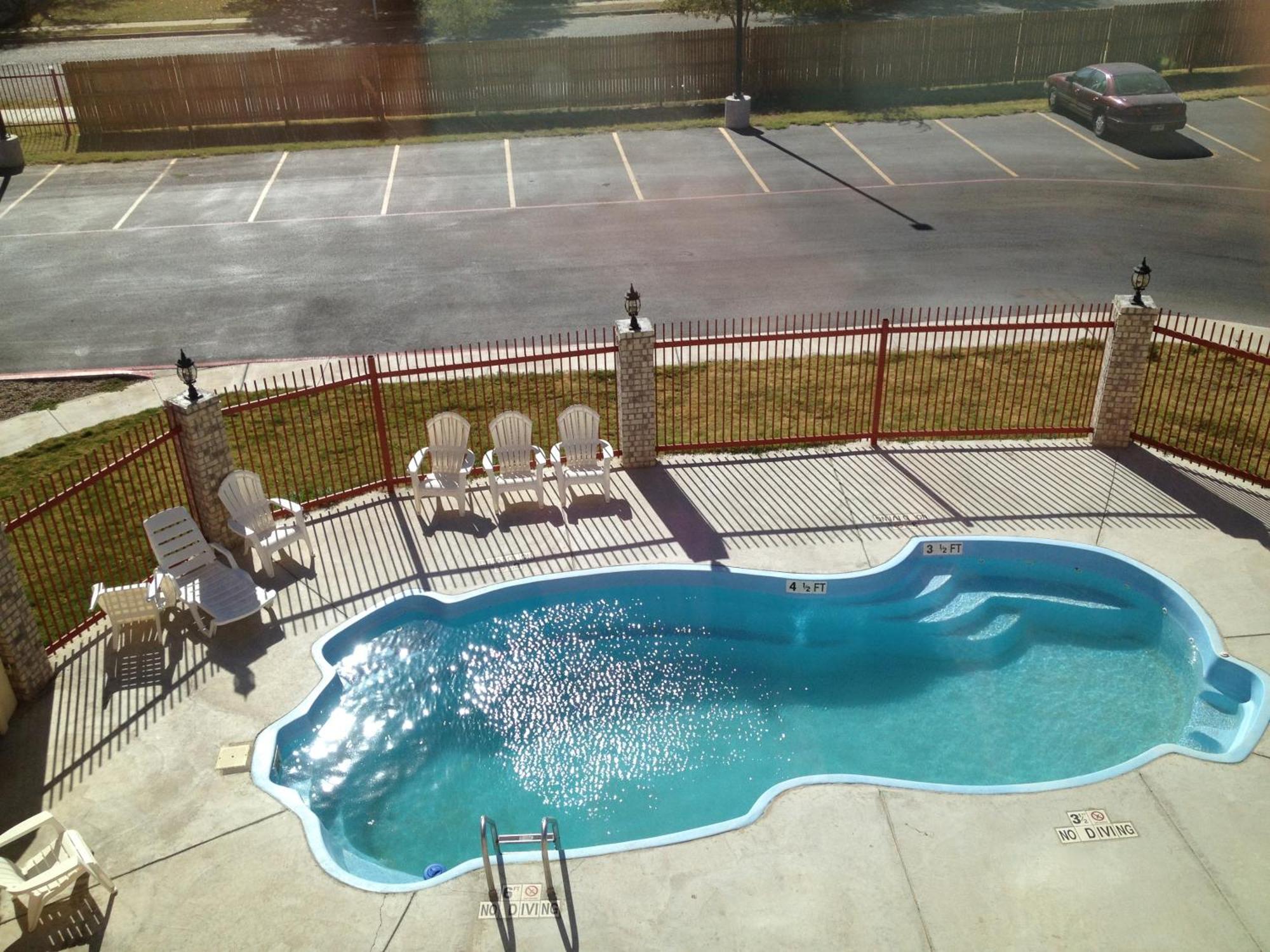 Howard Johnson By Wyndham Lubbock Tx Exterior photo